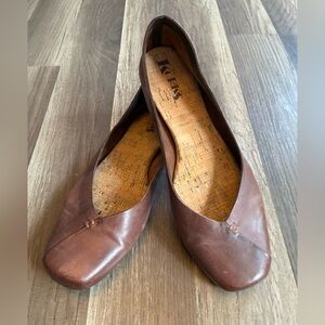 Korks Women's Brown Soft Leather Padilla Comfort Ballet Flat SZ 9